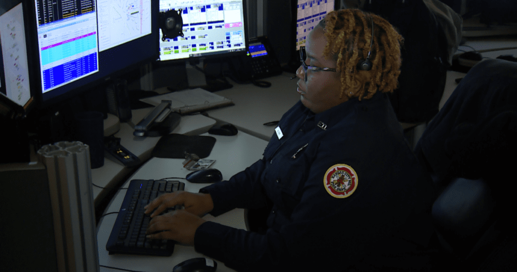 Kansas City Dispatcher Aids Truck Driver's Life From 160 Miles