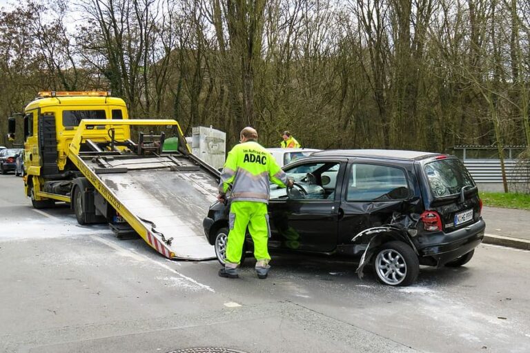 Top 3 tow truck insurance providers you should consider