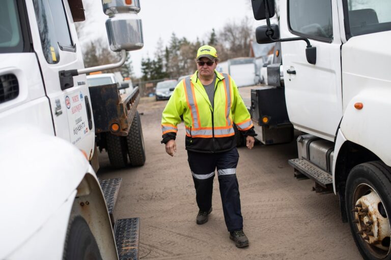 Tow truck operators fight for better commercial vehicle insurance amid