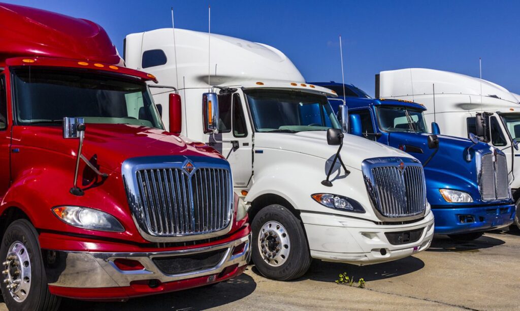 Luckytruck unveils new credit card for trucking professionals