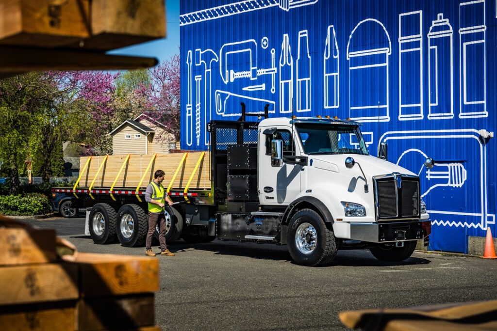 Kenworth unveils its first class 8 electric vocational truck