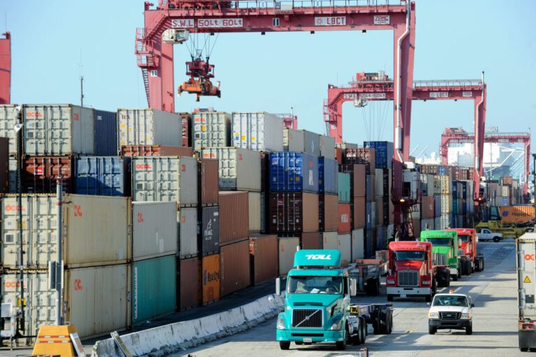 L.a. port decline signals trouble ahead for truckers and tariffs