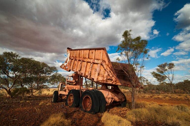 Understanding dump truck accident settlements