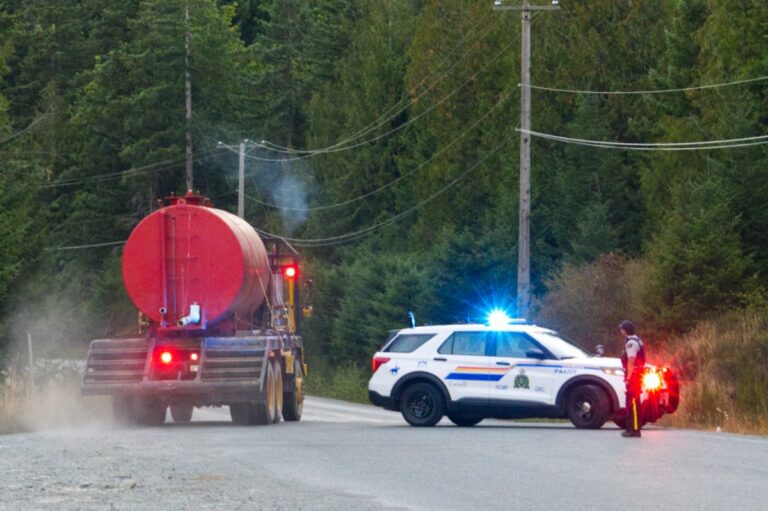 Alberni company supports wildfire relief with truck and equipment donations