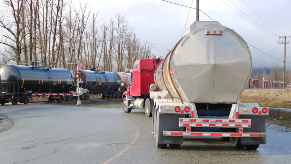 Trucking and railroads face off over new grade crossing regulations
