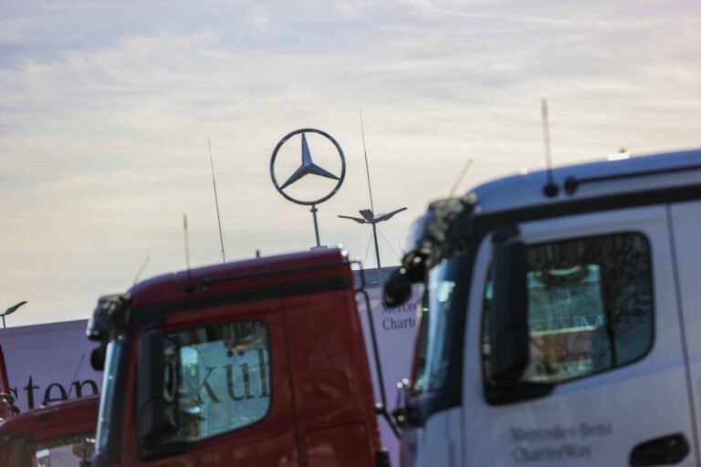 Daimler truck financial services and geico introduce new insurance program