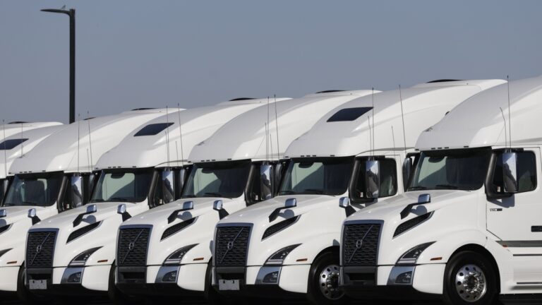 Thousands of U.S. Trucking Schools Face Accreditation Challenges