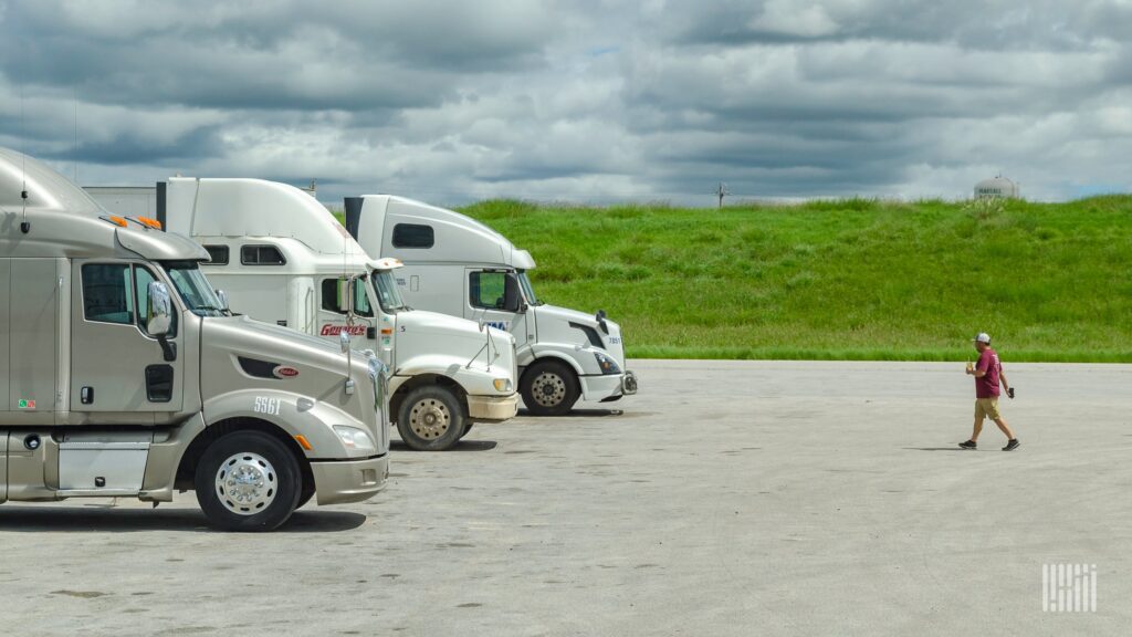 Trucking Jobs See Minor Decline Amid Unexpected Payroll Dip