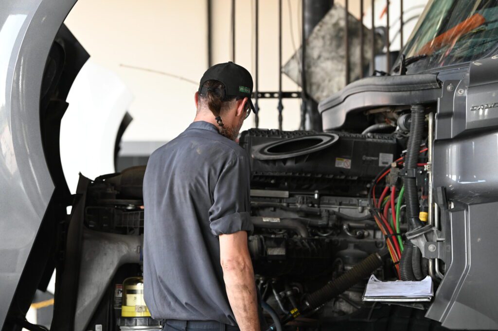 Essential Checklist for Navigating the Busy Used Truck Market Essential Checklist for Navigating the Busy Used Truck Market